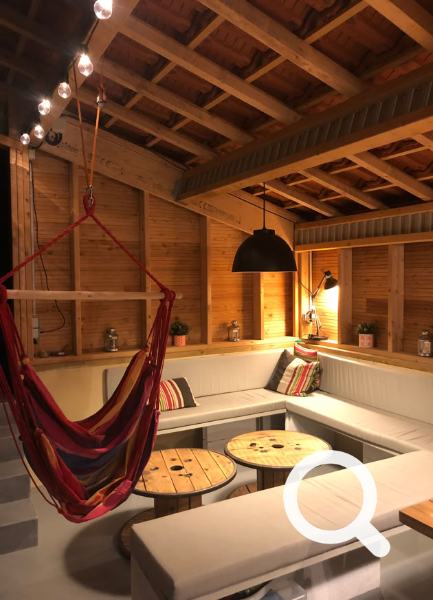 Le coin salon du Poolhouse, la pi&egrave;ce ext&eacute;rieure pour profiter de l'&eacute;t&eacute; -  Calama Selva - Vitrac - Location saisonni&egrave;re - Calama Selva - Vitrac proche Sarlat - P&eacute;rigord Noir - Dordogne